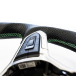 T6.1 abgeflachtes Carbonlenkrad / Lederlenkrad Nähte grün