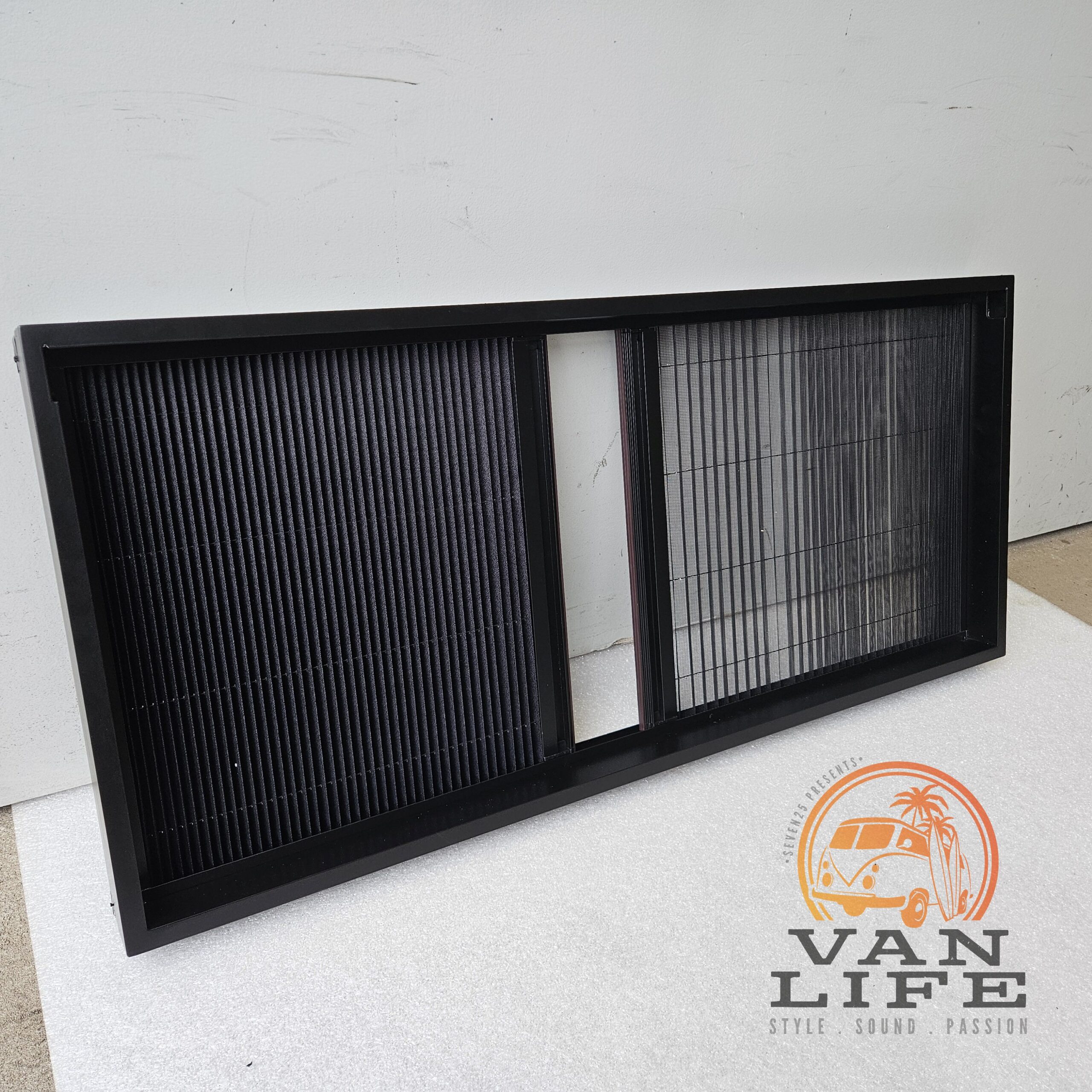 20260413_164758 Fliegengitter & Verdunkelung zum Seven25 Ausstellfenster V2.0 XXL für VW T5 T6 T6.1 – Bild 1